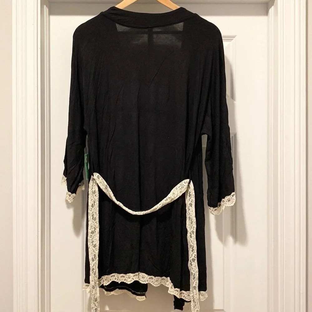 NWT Honeydew Intimates Lace Trim Lingerie Robe in Black
